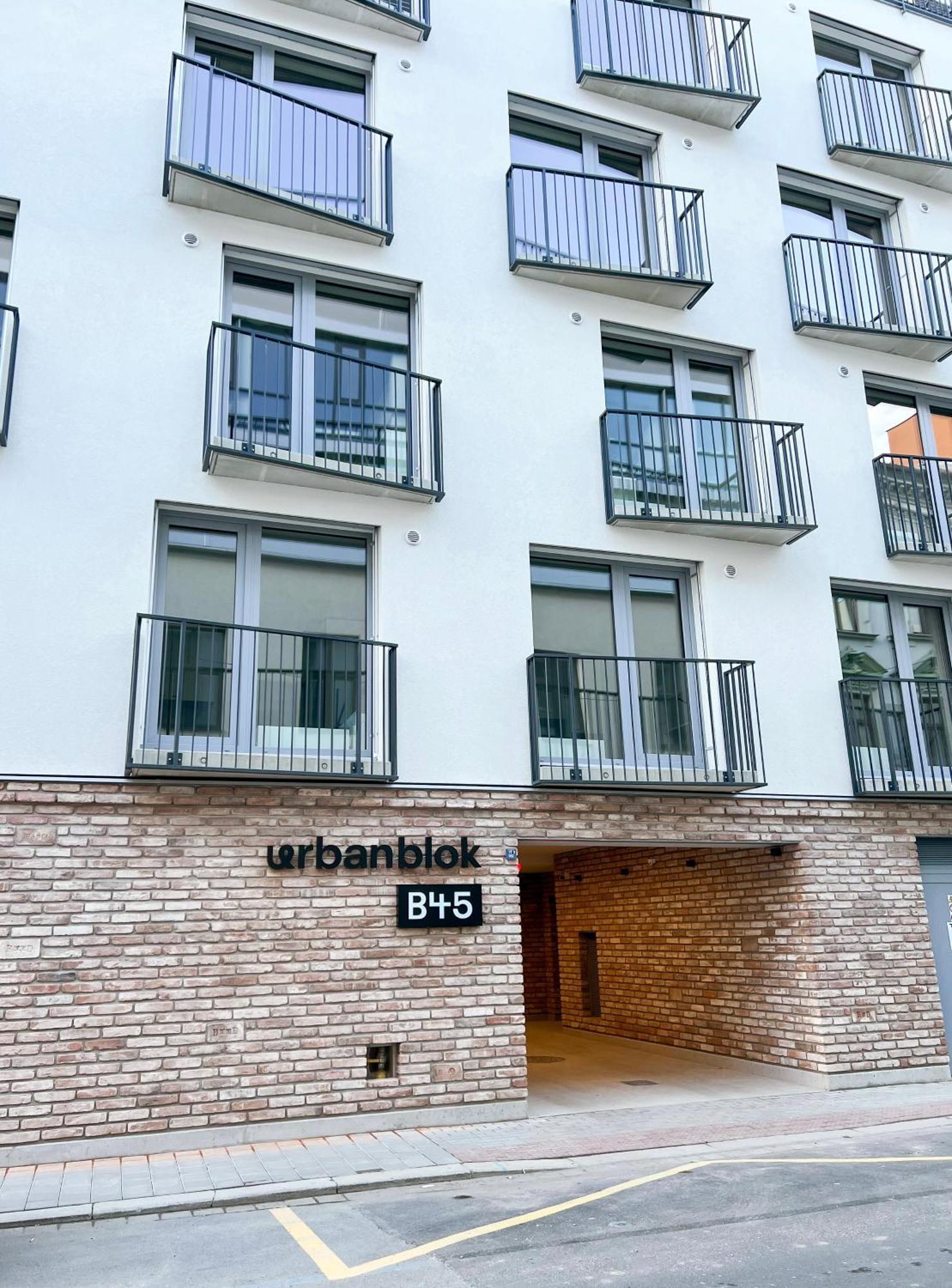 Celestial Apartments Брно Экстерьер фото